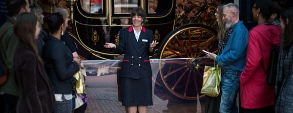 The Royal Mews & Buckingham Palace - Museums - Image 3